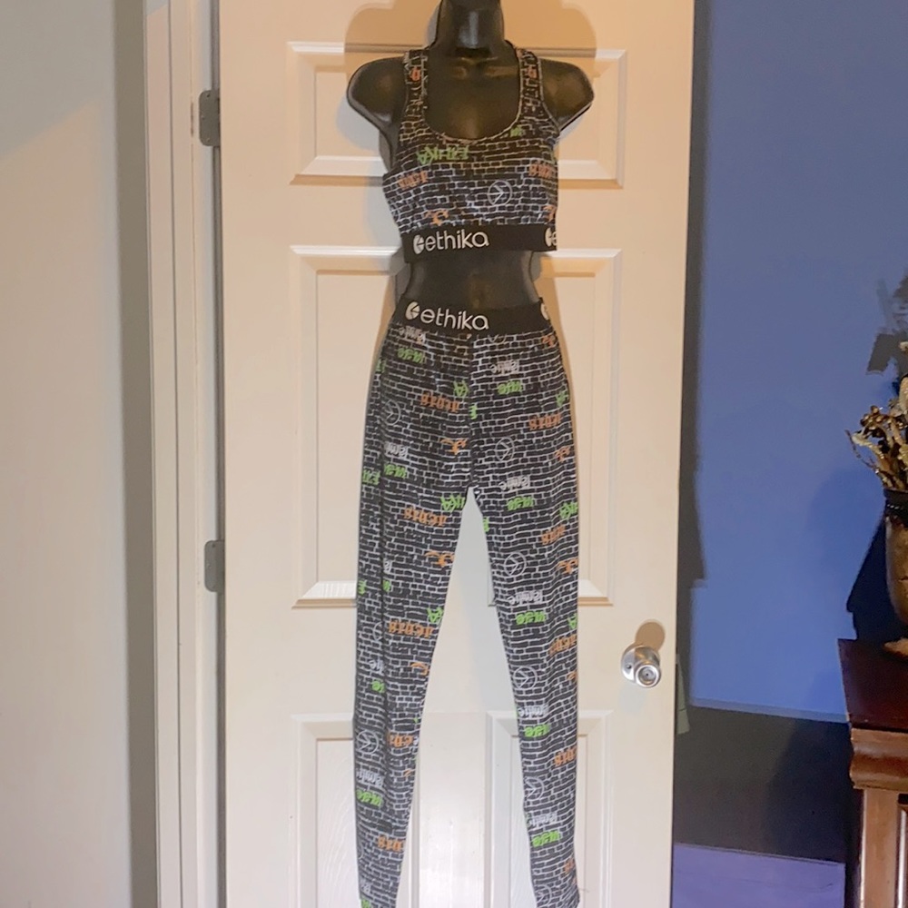Top and bottom outfit size M/L Ethika!